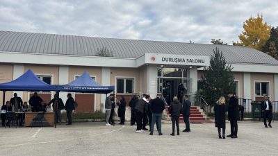 - Sanık Tanju Özcan hakkında "zincirleme şekilde icbar suretiyle irtikap"