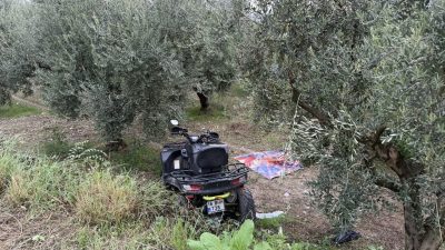 BURSA (AA) – Bursa'nın Nilüfer ilçesinde tarlaya devrilen ATV'nin sürücüsü