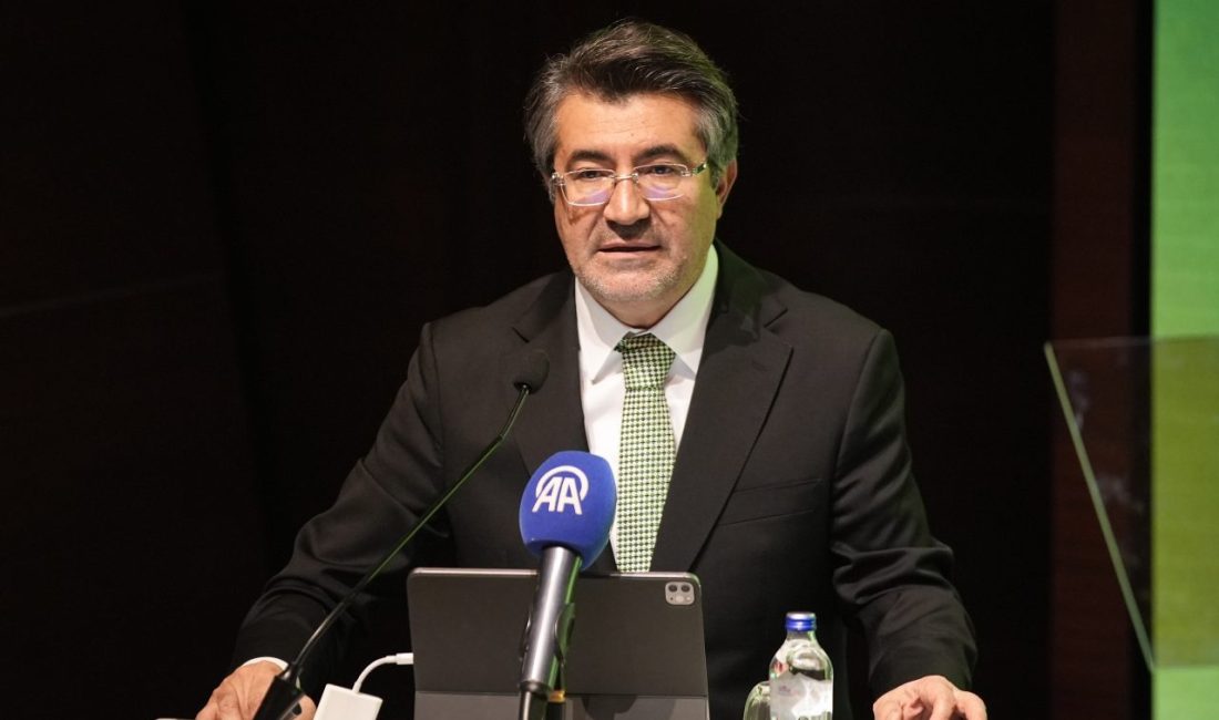 - Cumhurbaşkanlığı Yatırım ve Finans Ofisi Başkanı Ahmet Burak Dağlıoğlu:
-