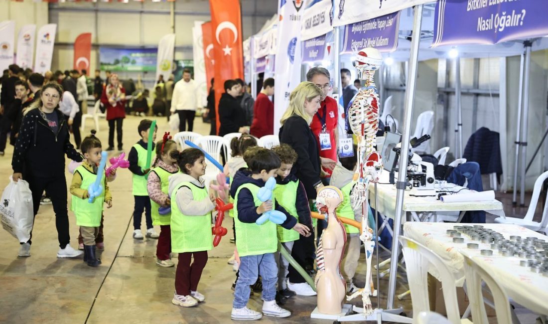 ÇORUM (AA) – Çorum'da, öğrencileri bilime yönlendirmek ve ufuklarını geliştirmek
