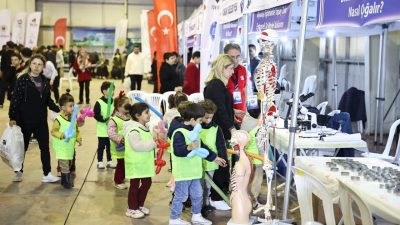 ÇORUM (AA) – Çorum'da, öğrencileri bilime yönlendirmek ve ufuklarını geliştirmek