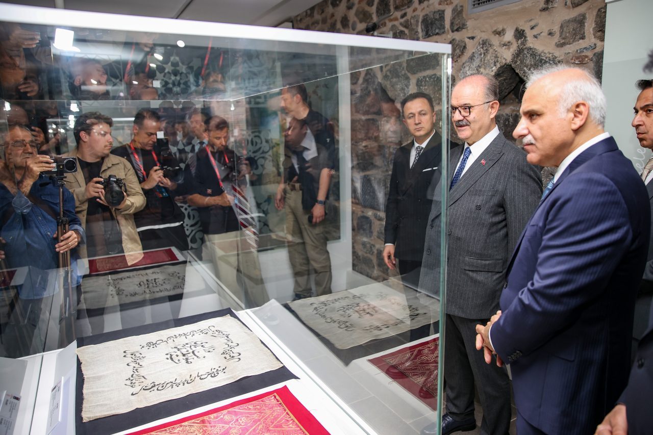- Kültür ve Turizm Bakan Yardımcısı Serdar Çam:
- "Şehrimizin dört