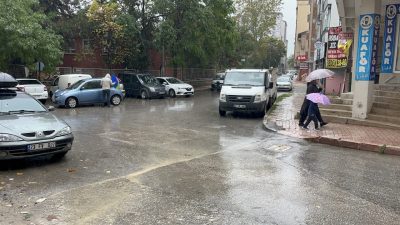 ELAZIĞ (AA) – Elazığ'da sağanak hayatı olumsuz etkiledi. Kent genelinde