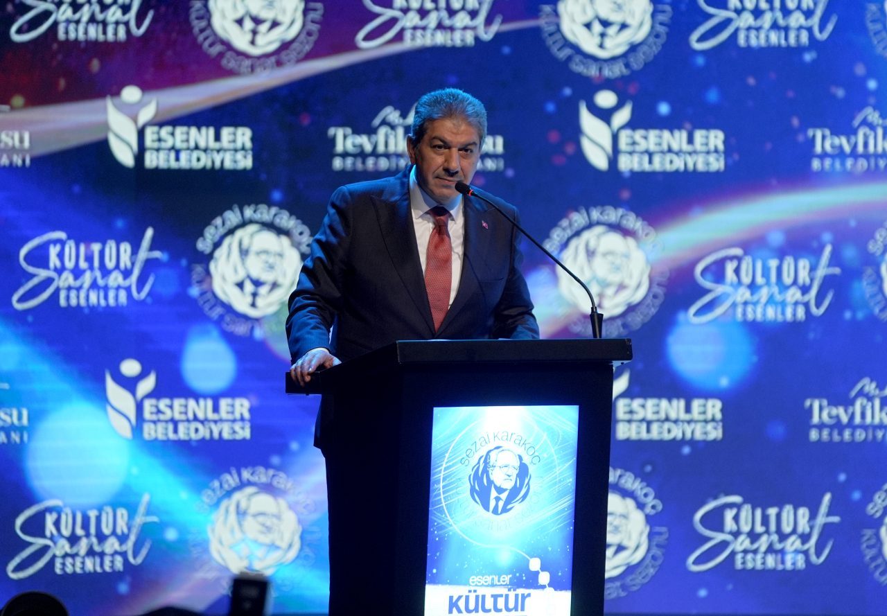 - Esenler Belediye Başkanı Mehmet Tevfik Göksu:
- "Eğer siz bir