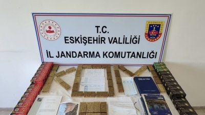 ESKİŞEHİR (AA) – Eskişehir'de tefecilik operasyonunda 4 kişi gözaltına alındı.