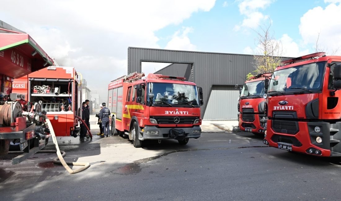 GAZİANTEP (AA) – Gaziantep Organize Sanayi Bölgesi'ndeki (OSB) iplik fabrikasında