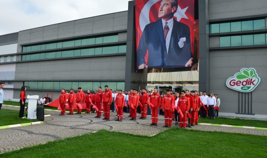 ANKARA (AA) – Gedik Piliç, 29 Ekim Cumhuriyet Bayramı'nı çalışanlarının