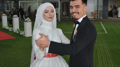 GİRESUN (AA) – Giresun'un Espiye ilçesinde düzenlenen düğün töreninde gelin