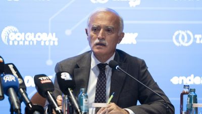 - Dış Ekonomik İlişkiler Kurulu Başkanı Nail Olpak:
- "(DEİK'te) Vaktiyle
