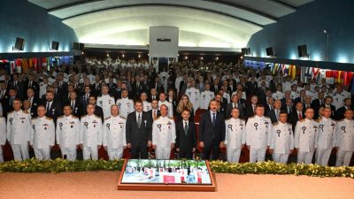 - Deniz Kuvvetleri Komutanı Oramiral Ercüment Tatlıoğlu:
- "Gölcük Tersanemizde inşa