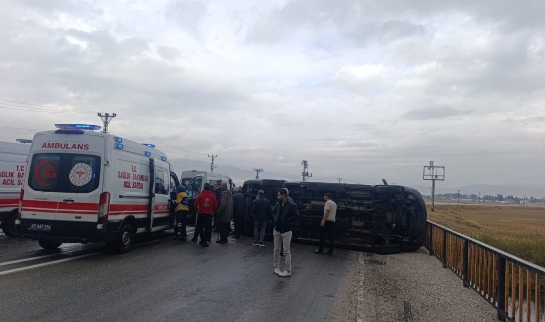 HAKKARİ (AA) – Hakkari'nin Yüksekova ilçesinde öğrenci servisinin devrilmesi sonucu