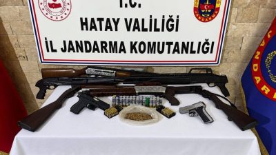 HATAY (AA) – Hatay'ın merkez Antakya ilçesinde, kurusıkı tabancaların namlularını