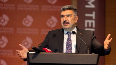 - "Harekat sahasındaki veriler insan kapasitesini aşacak hızda artıyor. Veriye