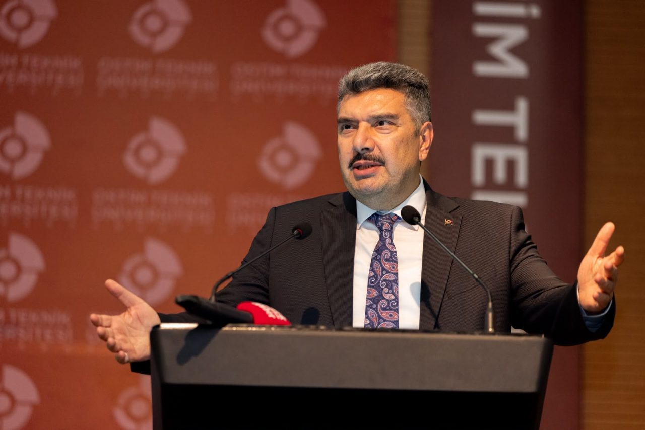 - "Harekat sahasındaki veriler insan kapasitesini aşacak hızda artıyor. Veriye