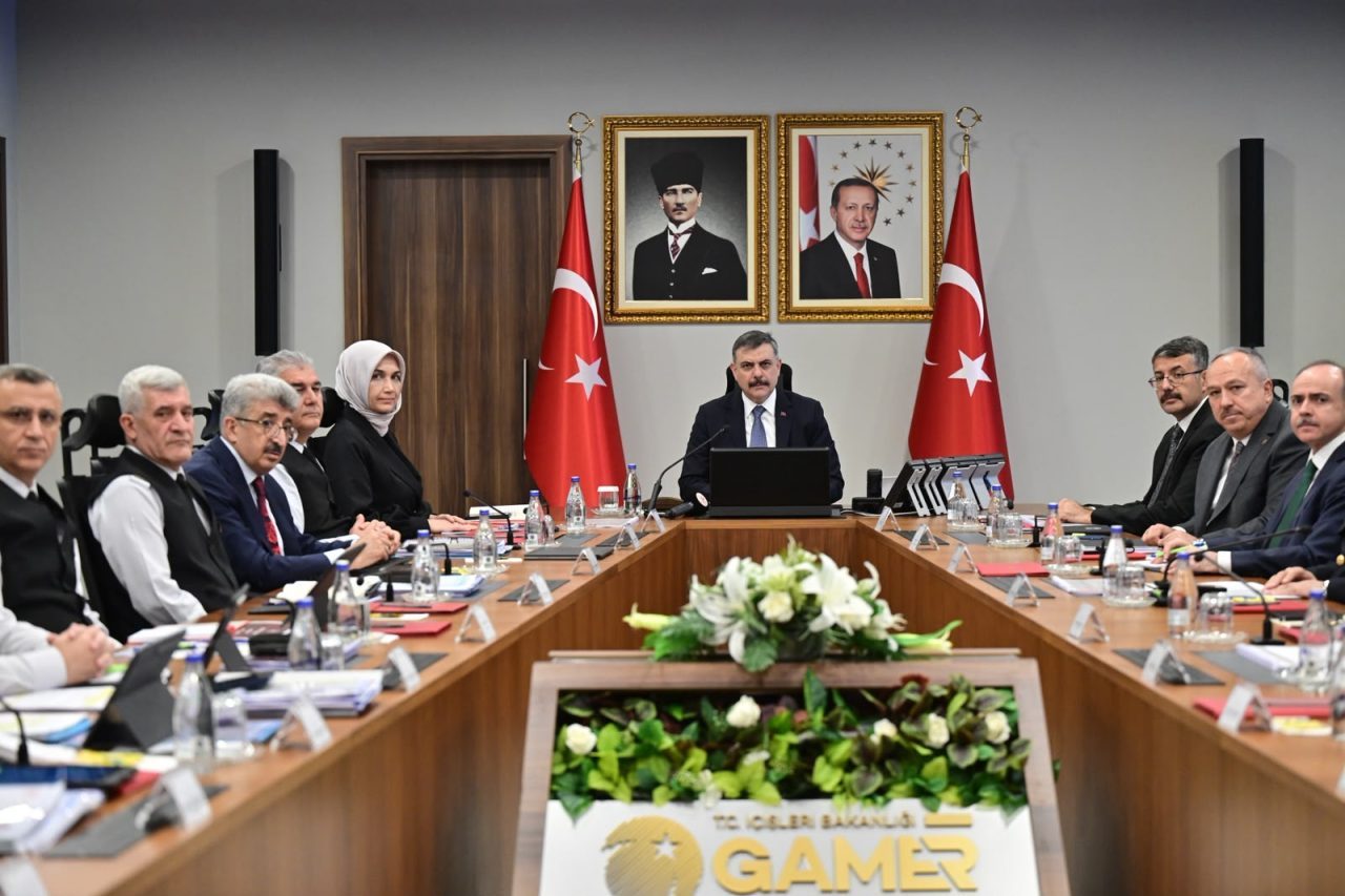 - "İhtiyacı olan yerlerde jandarma kanalıyla güvenlik korucularını, geçici güvenlik