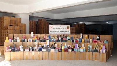 İSTANBUL (AA) – İstanbul'da düzenlenen sahte parfüm operasyonunda 2 şüpheli