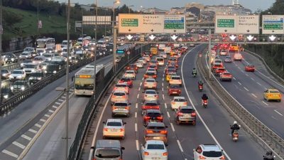 - İBB CepTrafik uygulaması verilerine göre, trafik yoğunluğu Anadolu Yakası'nda
