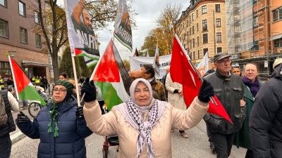 STOCKHOLM (AA) – İsveç'in başkenti Stockholm’de toplanan yüzlerce kişi, İsrail'in