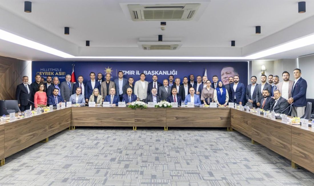 İZMİR (AA) – İzmir Büyükşehir Belediye Başkanı Cemil Tugay, AK
