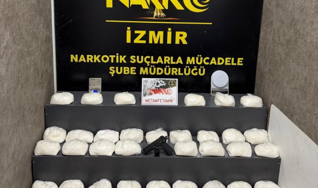 İZMİR (AA) – İzmir'in Karabağlar ilçesinde evinde 32 kilo 450