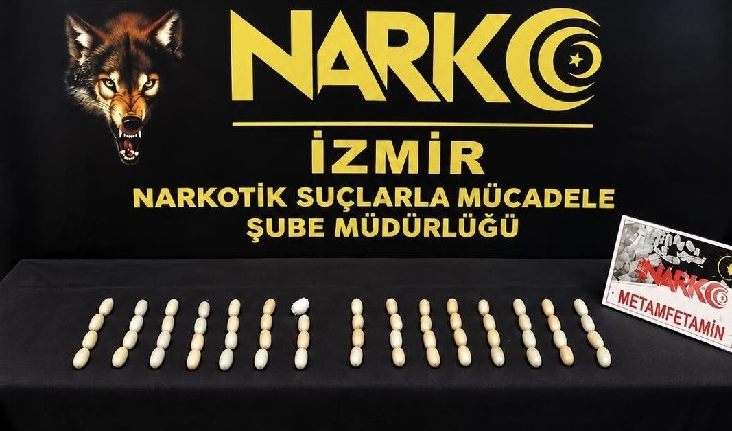 İZMİR (AA) – İzmir'de midelerinde kapsüller halinde 495 gram sentetik