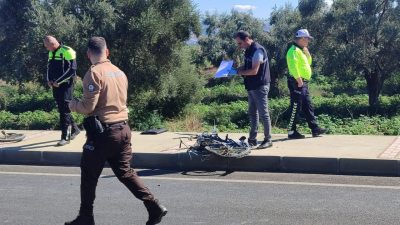İZMİR (AA) – İzmir'in Ödemiş ilçesinde pikabın bisiklete çarpması sonucu