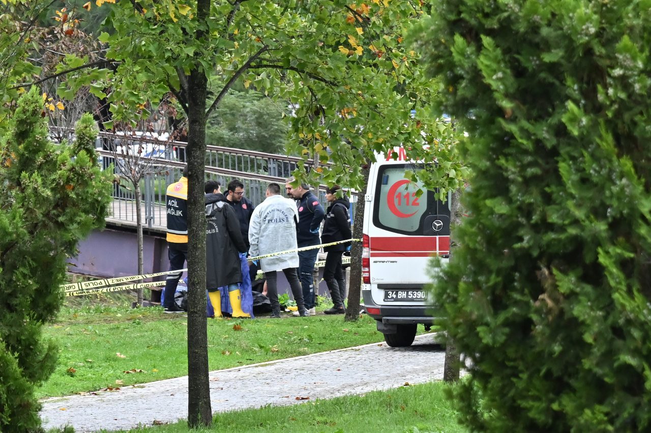 İSTANBUL (AA) – Kağıthane'de bir kişi parkta ölü bulundu. Alınan