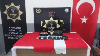 KARABÜK (AA) – Karabük'te düzenlenen uyuşturucu operasyonunda yakalanan 3 şüpheli