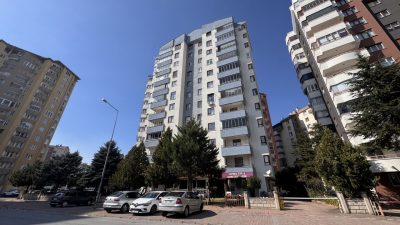 KAYSERİ (AA) – Kayseri'de bir evin tavanındaki beton sıvanın düşmesi