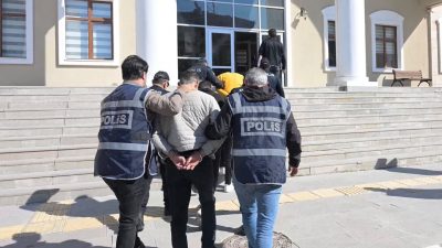 KIRŞEHİR (AA) – Kırşehir'de yürütülen dolandırıcılık soruşturması kapsamında gözaltına alınan