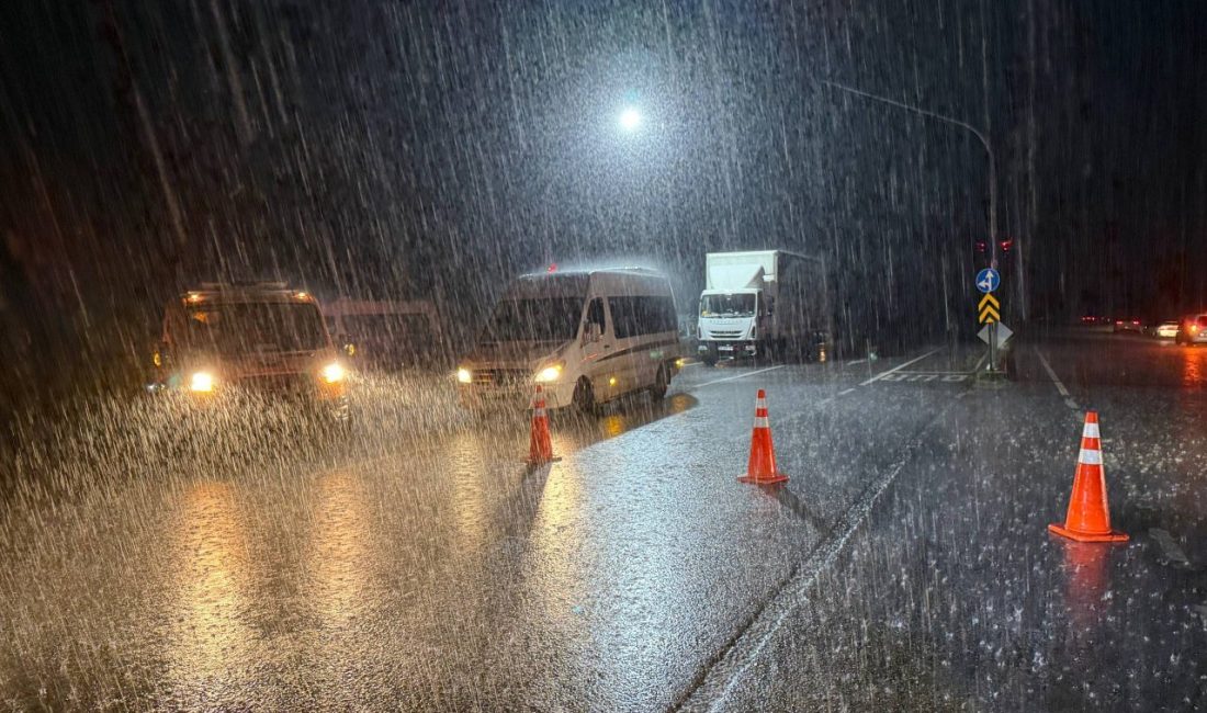 KOCAELİ/SAKARYA (AA) – Kocaeli ve Sakarya'da etkili olan sağanak nedeniyle