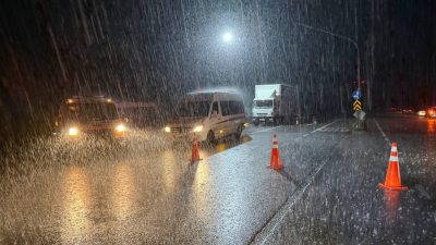 KOCAELİ/SAKARYA (AA) – Kocaeli ve Sakarya'da etkili olan sağanak nedeniyle