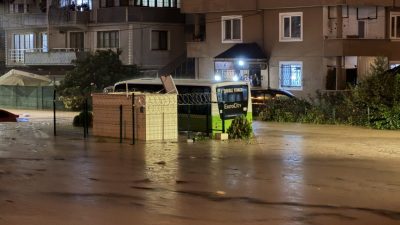 KOCAELİ (AA) – Kocaeli'de etkili olan sağanak nedeniyle bazı dereler