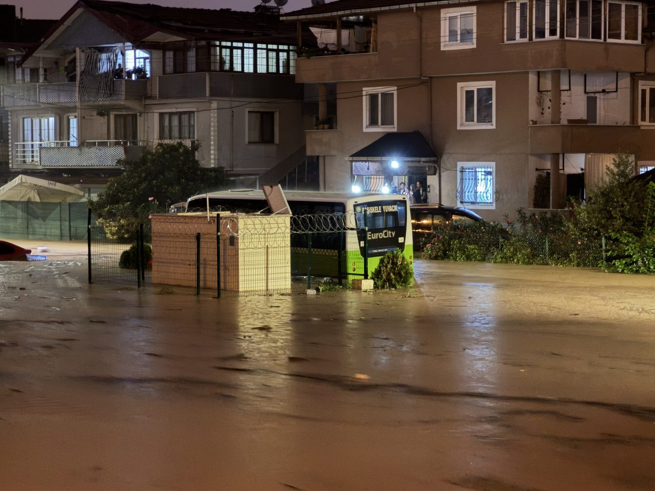 KOCAELİ (AA) – Kocaeli'de etkili olan sağanak nedeniyle bazı dereler