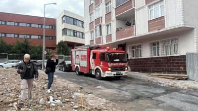 İSTANBUL (AA) – Küçükçekmece'de, bir binanın üçüncü katındaki dairenin banyosunda