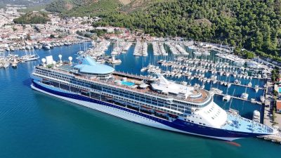 MUĞLA (AA) – Malta bayraklı "Marella Discovery" kruvaziyeriyle Muğla'nın Marmaris