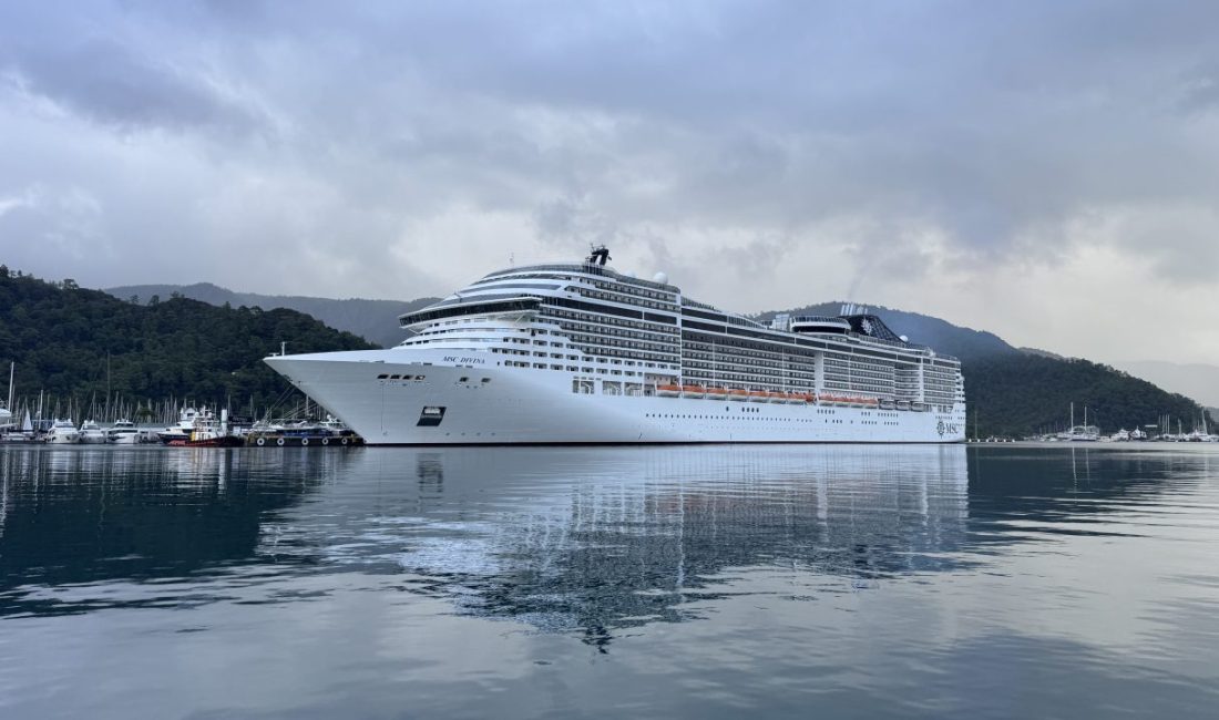 MUĞLA (AA) – Muğla'nın Marmaris ilçesine, Panama bayraklı "MSC Divina"