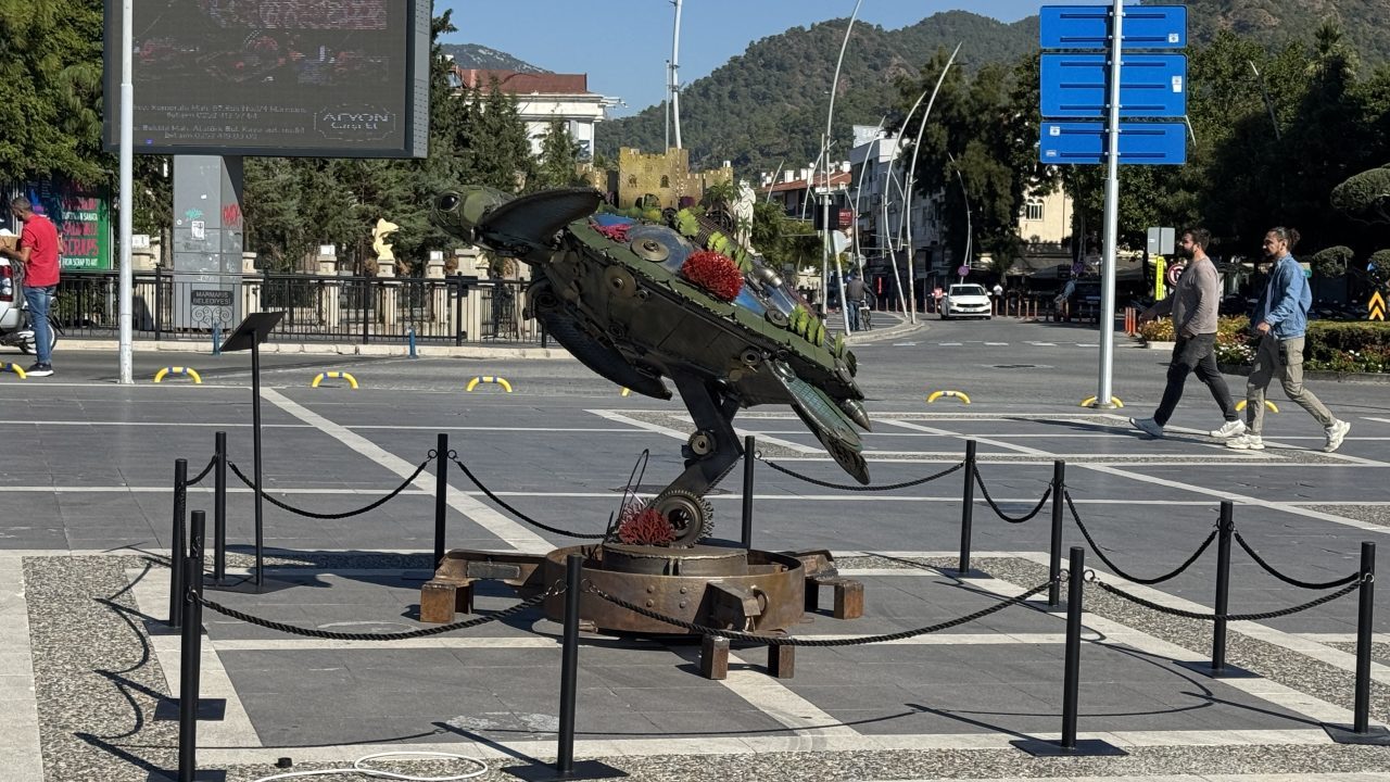 MUĞLA (AA) – Muğla'nın Marmaris ilçesinde, 7 ülkeden 11 sanatçının