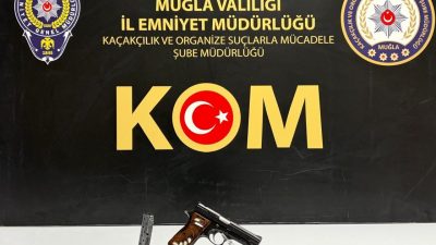 MUĞLA (AA) – Muğla'da, ruhsatsız silah operasyonunda gözaltına alınan 4
