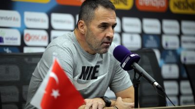 - Muğlaspor Teknik Direktörü Yalçın Koşukavak:
- "Kolay maç yok. Ligin