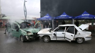 MUŞ (AA) – Muş'ta trafik güvenliğine dikkati çekmek ve kurumlar