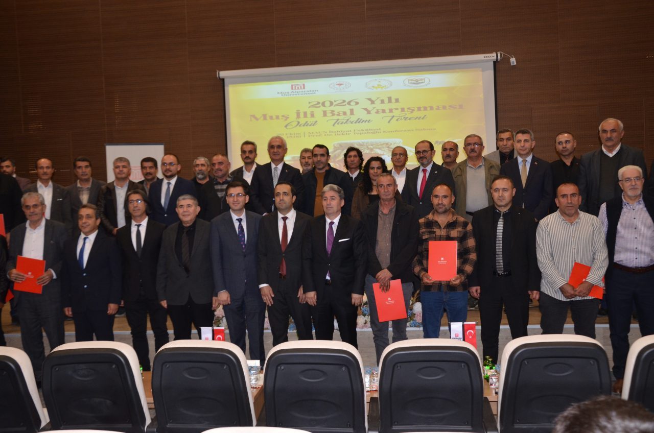 MUŞ (AA) – Muş'ta düzenlenen bal yarışmasında dereceye giren üreticiler