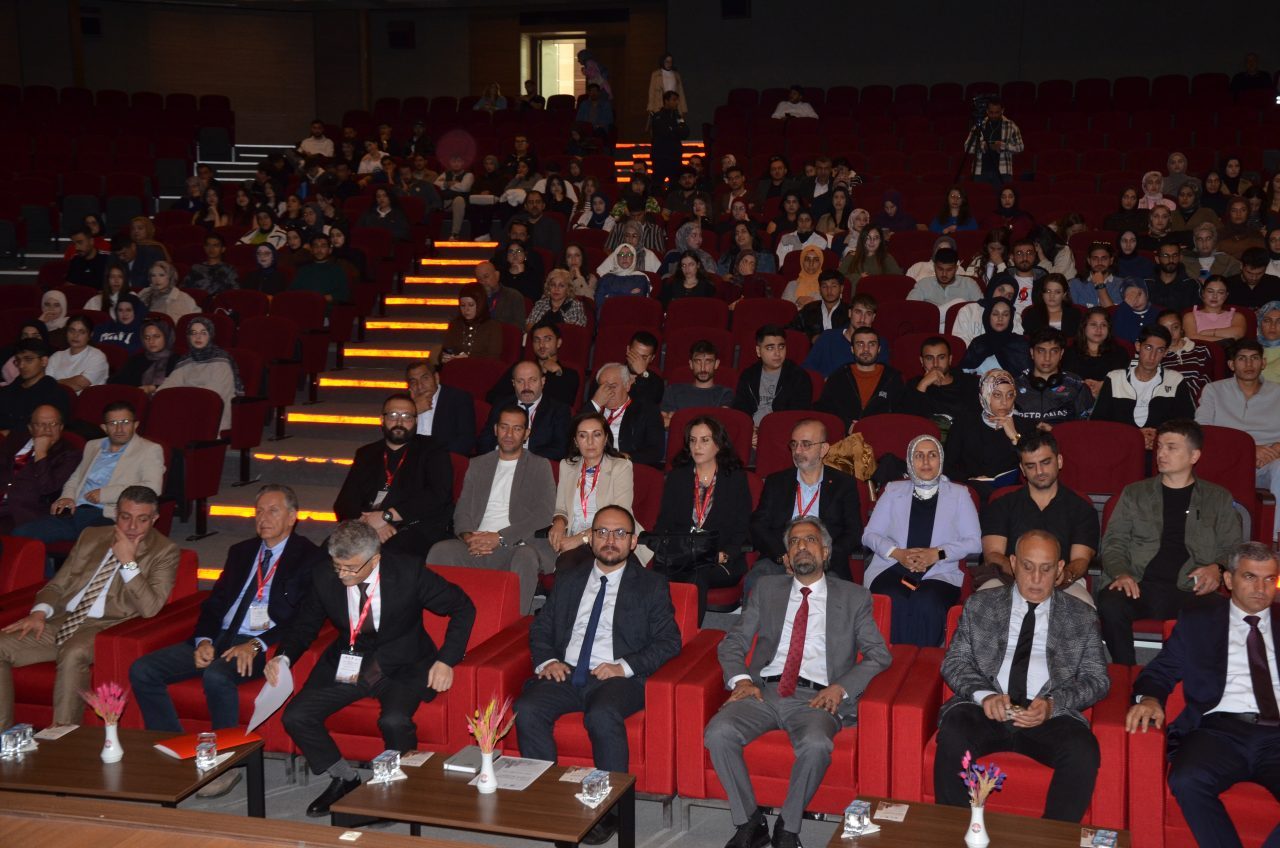 MUŞ (AA) – Muş Alparslan Üniversitesi ev sahipliğinde "Uluslararası Doğu