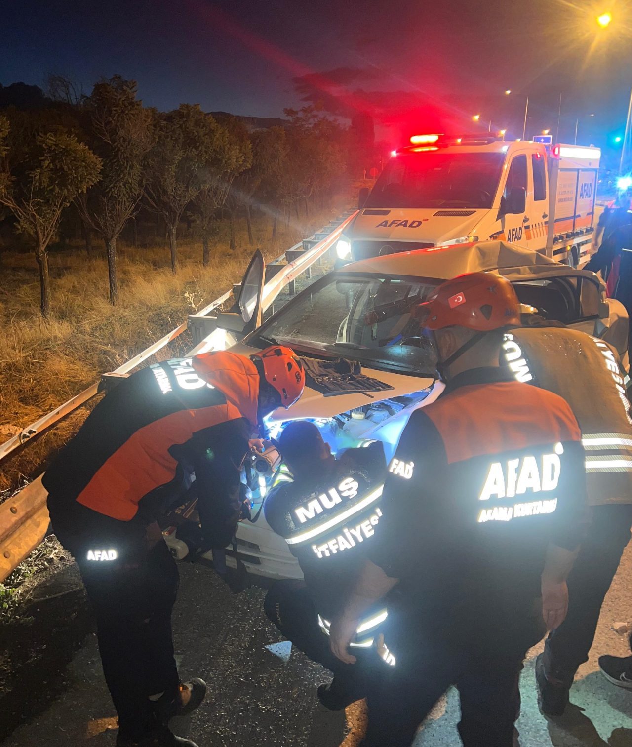 MUŞ (AA) – Muş'ta tır ile otomobilin çarpışması sonucu 2