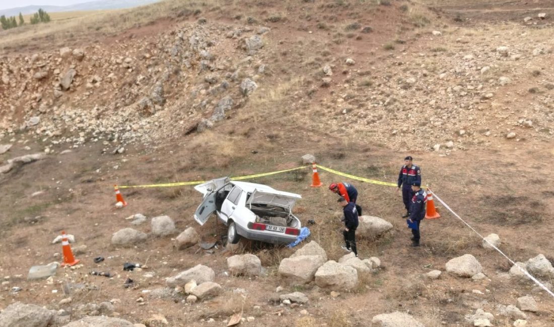 NEVŞEHİR (AA) – Nevşehir'in Hacıbektaş ilçesinde devrilen otomobilin altında kalan