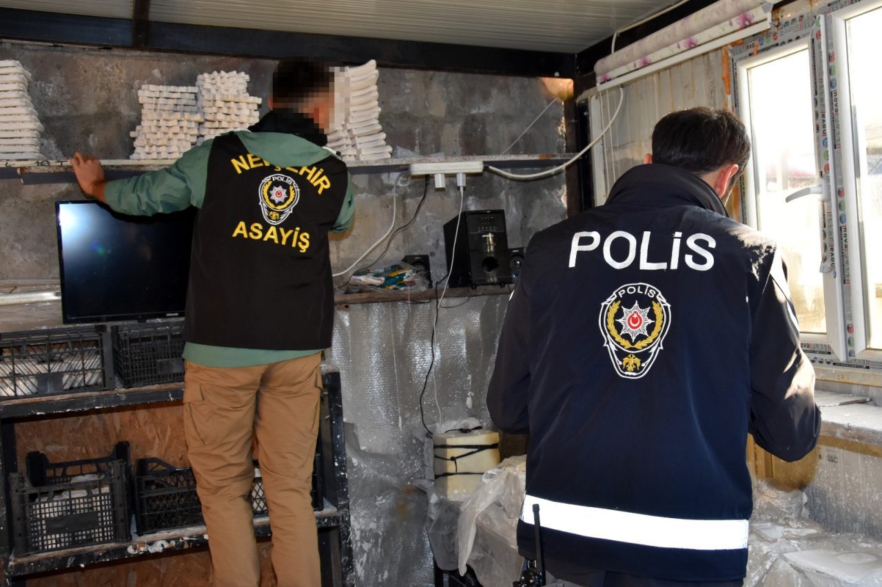 NEVŞEHİR (AA) – Nevşehir'de polis ve jandarma ekiplerince düzenlenen fuhuş