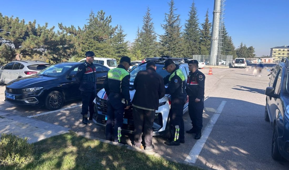 NEVŞEHİR (AA) – Nevşehir'in Kaymaklı beldesinde trafikte tartıştığı sırada aracından