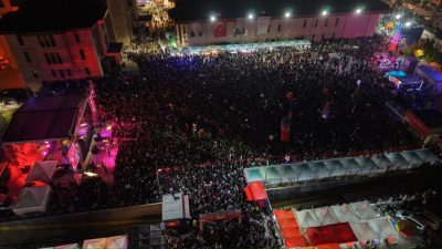 NİĞDE (AA) – Niğde 6. Gastronomi Festivali'nde şarkıcı Sagopa Kajmer