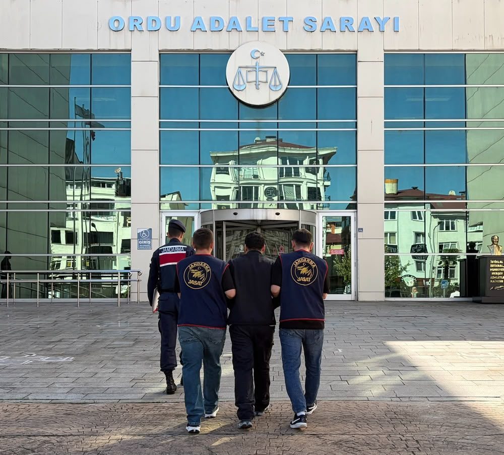 ORDU (AA) – Ordu'nun Altınordu ilçesinde bir evden altın ve