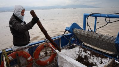 KOCAELİ (AA) – Kocaeli Büyükşehir Belediyesi ekipleri, yoğun yağışların ardından